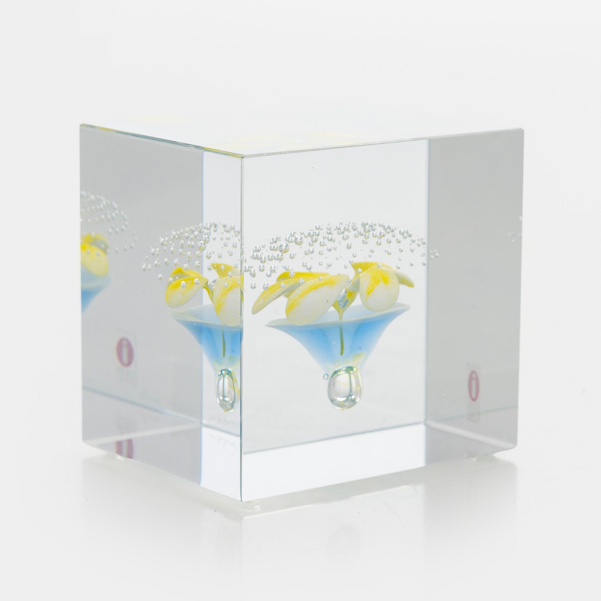 Oiva Toikka, årskub 2000, signerad Oiva Toikka Nuutajärvi 2000, 956/2000.