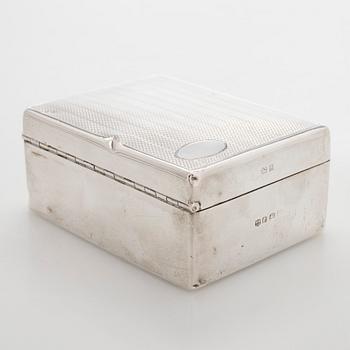 A sterling silver cigar box, William Neale & Son Ltd, Birmingham 1925.