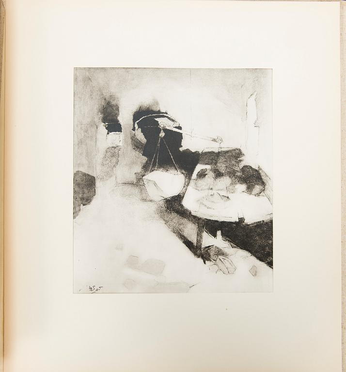 A portfolio with 48 prints from 1945.