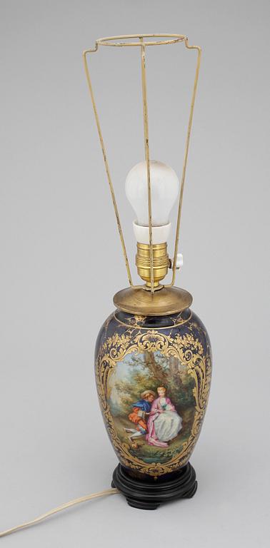 VAS/BORDSLAMPA, ett par, Frankrike, 1800/1900-tal.