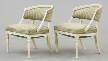 BALJFÅTÖLJER, ett par, sengustavianska, 1800-talets början.