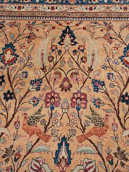 A carpet, an antique/a semi-antique Tabriz figural, ca 297,5-302 x 206,5-211 cm, signerad Sherkate Bargh.