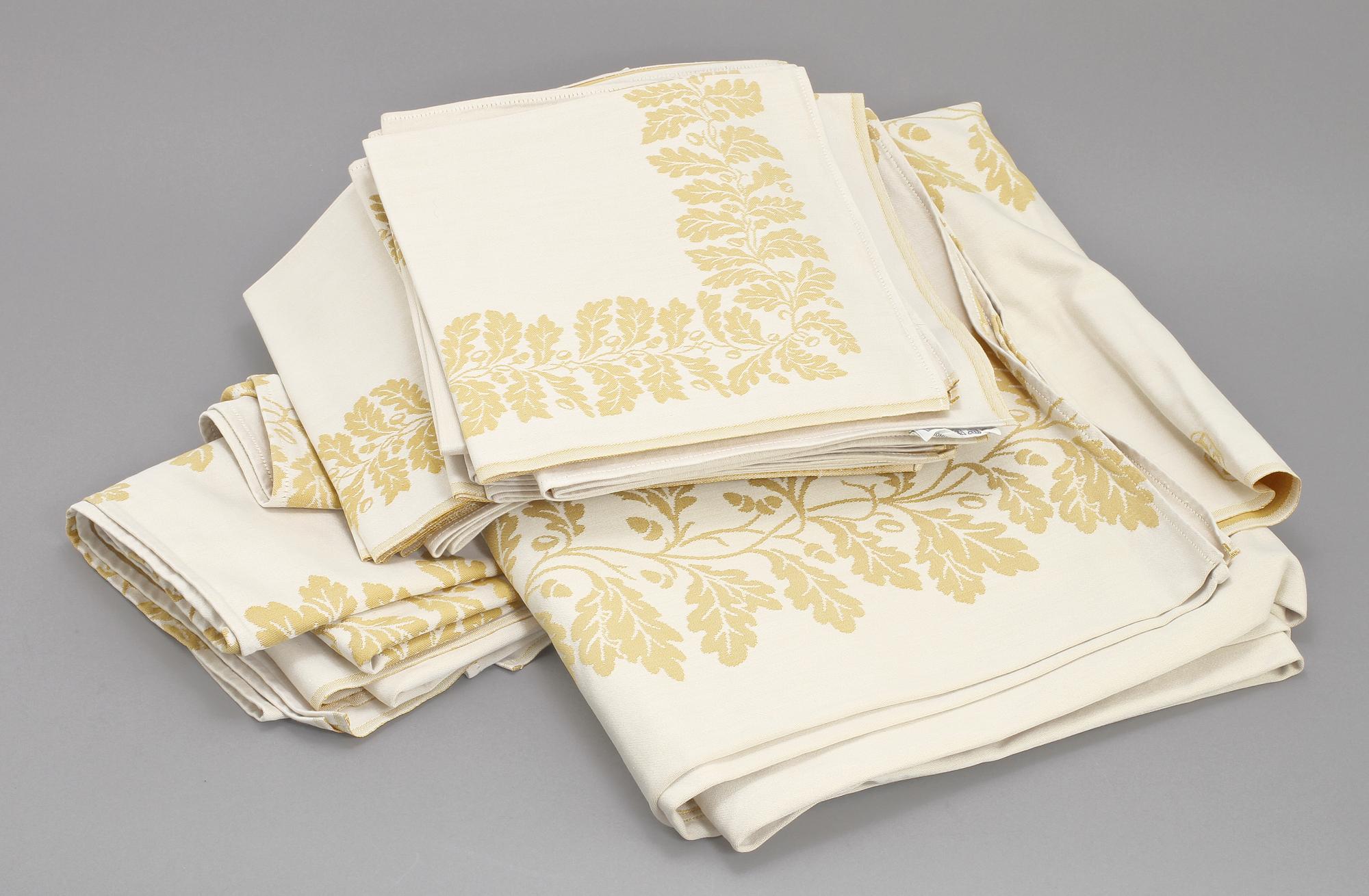 DUKAR, 2 st, samt SERVETTER, 16 st, bomull, Georg Jensen, Danmark, 1900-tal.