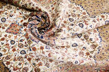 A silk Qum carpet, ca 295 x 195 cm.