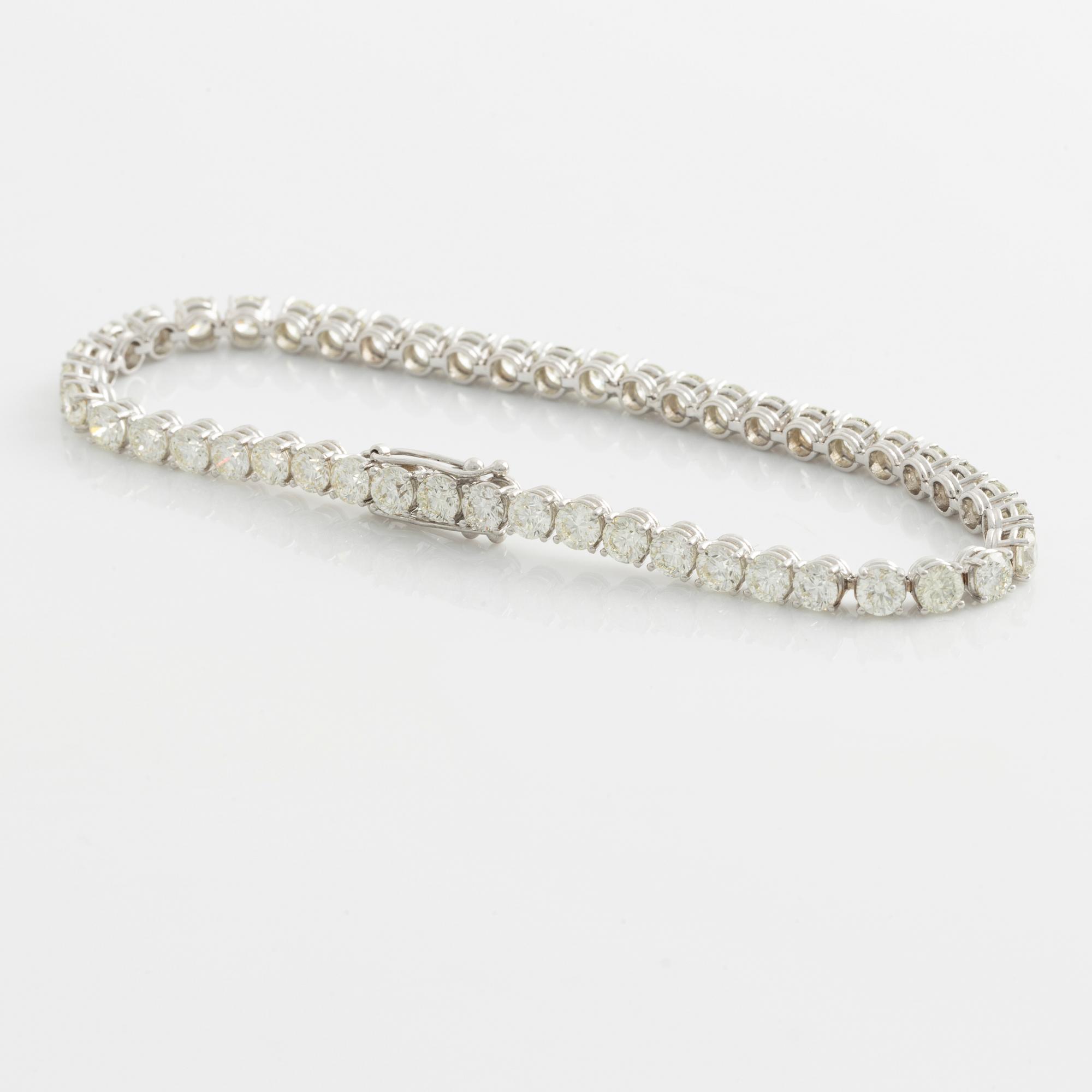 Tennis bracelet with brilliant-cut diamonds, total 9.02 ct.