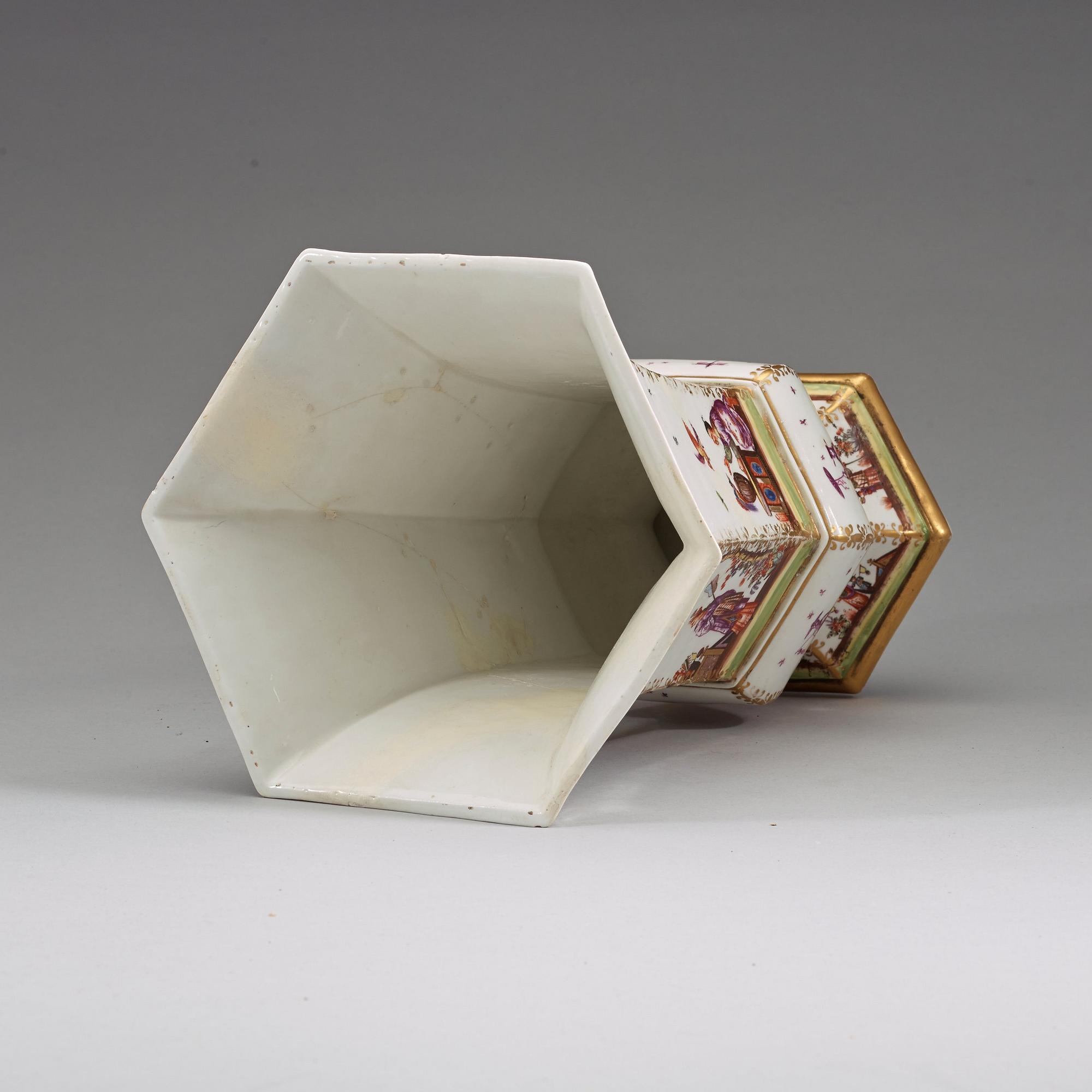 VAS, porslin. Meissen, Augustus Rex, 1720-tal.