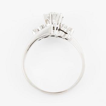 Ring, 18K white gold set with brilliant-cut diamonds.