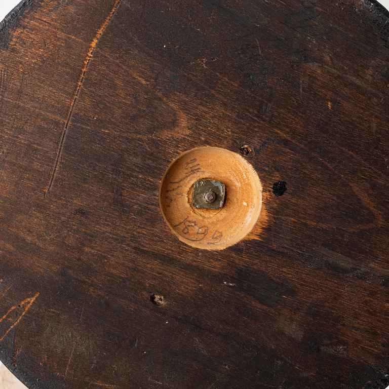 Figuriner, ett par, patinerad zink, omkring år 1900.