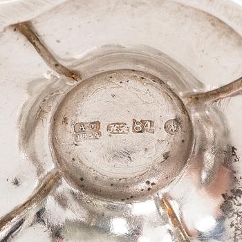 MALJOJA, 2 kpl, hopeaa, ja pikari, Wien Sheffield Kiina tms. Uushopea tarjotin, Ei huutokauppaan.