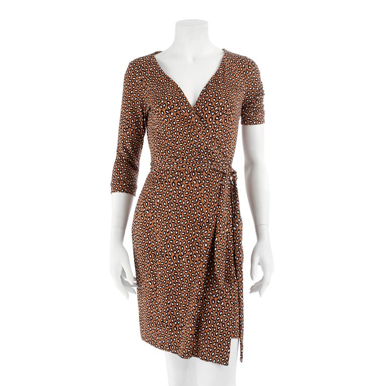 DIANE VON FÜRSTENBERG, omlottklänning.