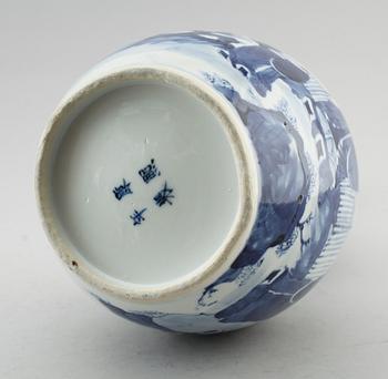 VAS, porslin, Kina, möjligen 1800-tal.