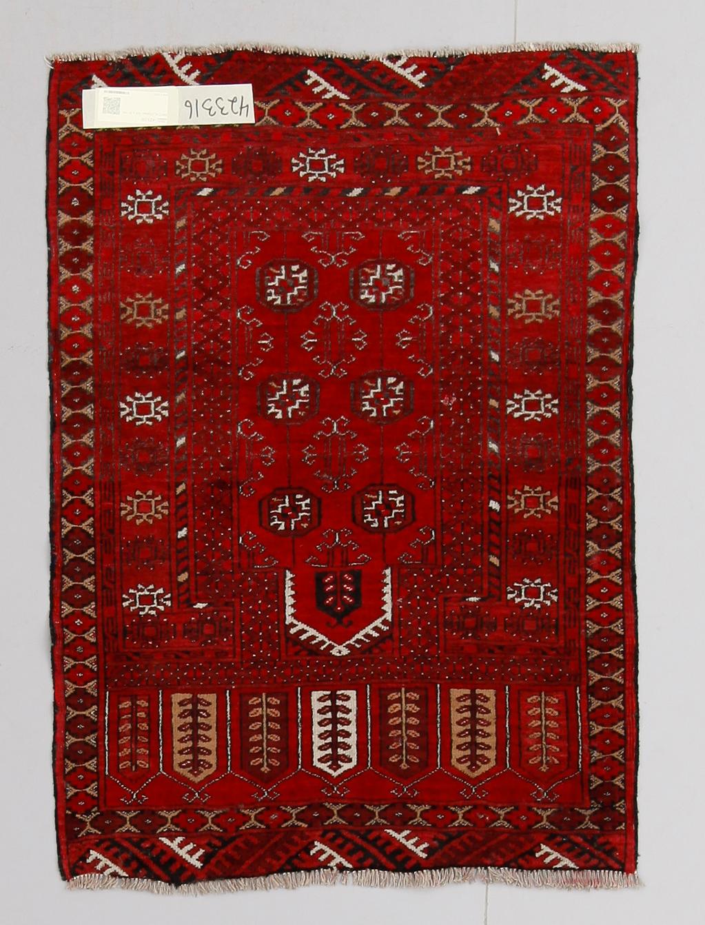 MATTA, Afghan. 105 x 75 cm.