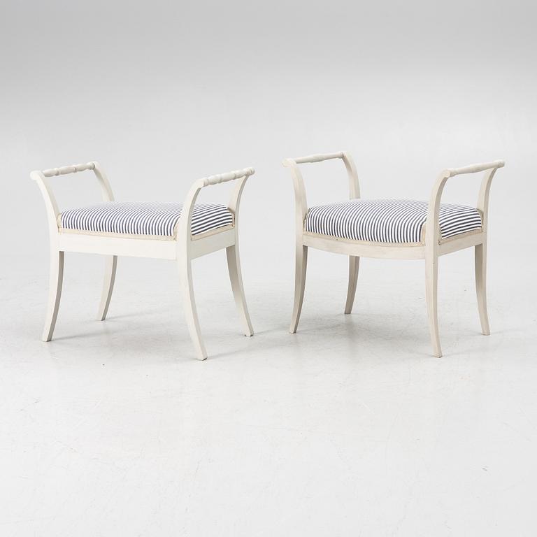 Taburetter, 2 st snarlika, tidigt 1900-tal.