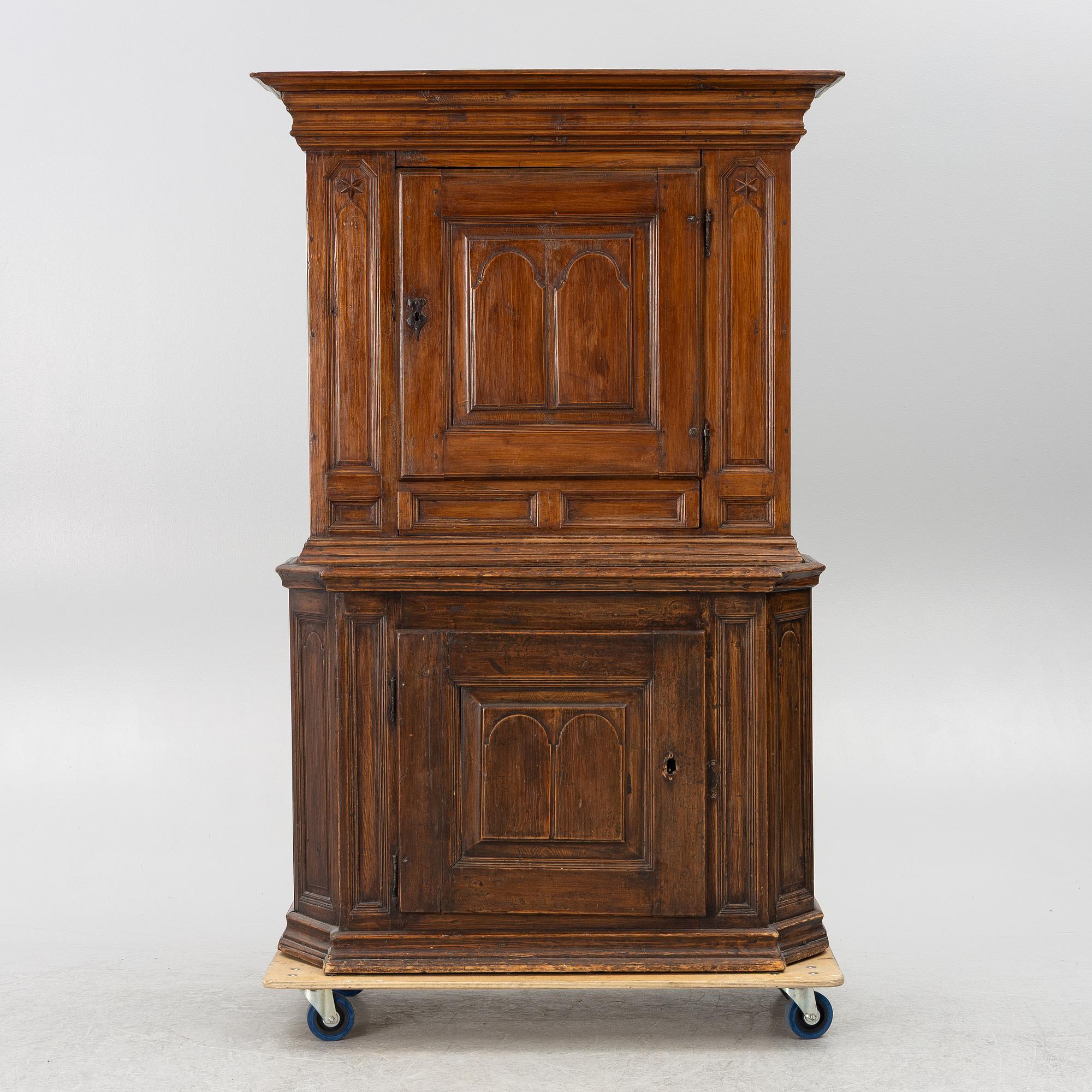 A Swedish folk art cabinet from Järvsö Hälsingland, early 19th century.