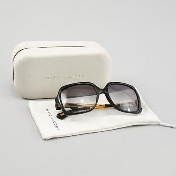 SOLGLASÖGON, Marc Jacobs, 2000-tal.