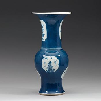 325. A powder blue vase, Qing dynasty, 19th century.