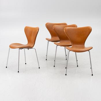 Arne Jacobsen, 4 chairs, "Series 7", Fritz Hansen.