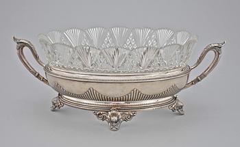 JARDINIERE, låghaltigt silver samt glas. Friedrich Wilhelm Hespe, Hamburg, Tyskland. 1900-talets början. Ca 710g.