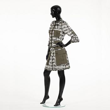 LOUIS VUITTON, a two-piece suit consisting of jacket and skirt.