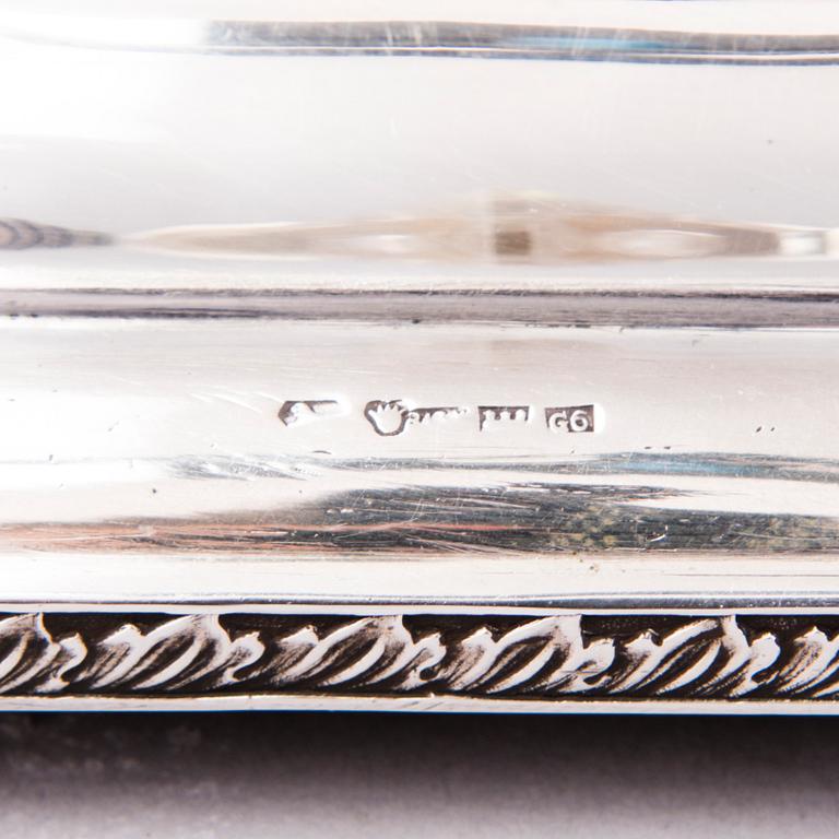 A silver ink stand and a silver pen, Kultakeskus, Hämeenlinna 1936 and Suomen Kultaseppä oy, Turku 1923.