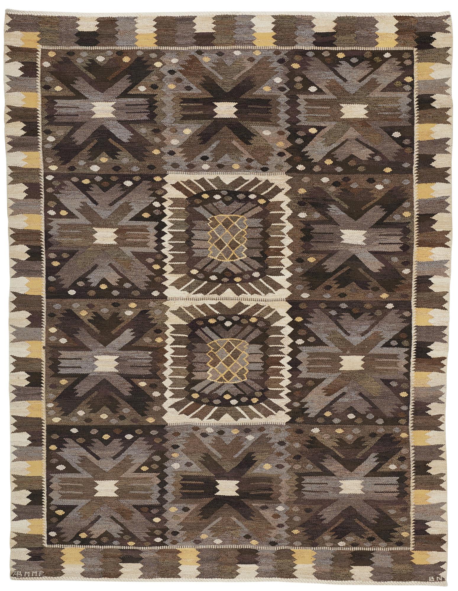 Barbro Nilsson, MATTA, "Nejlikan gråsvart", gobelängteknik, ca 276,5 x 215 cm, signerad AB MMF BN.