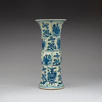 A blue and white gu-shaped vase, Qing dynasty Kangxi (1664-1722).