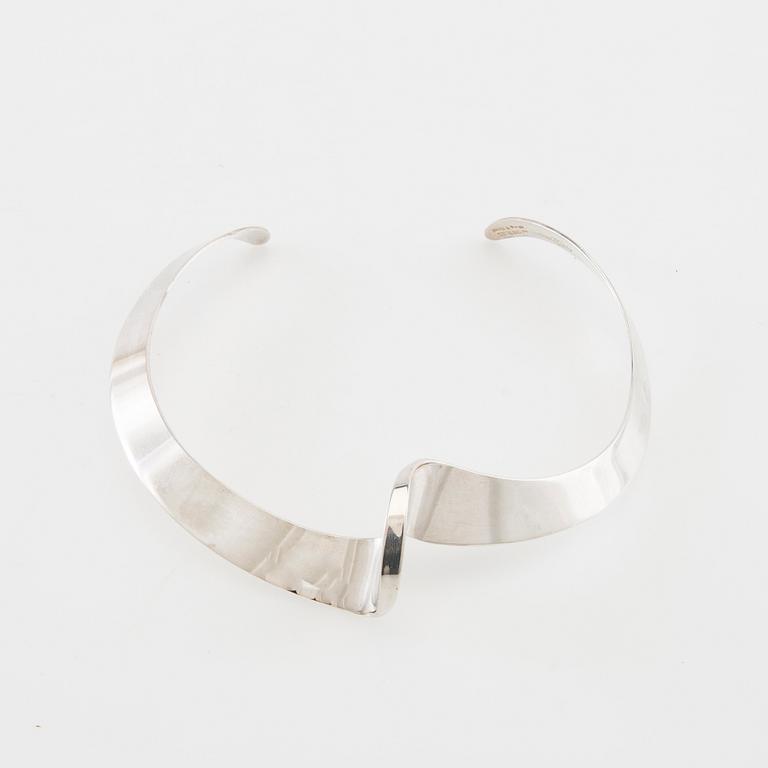 Karl-Erik Palmberg, Halsband silver, Alton Falköping 1976.