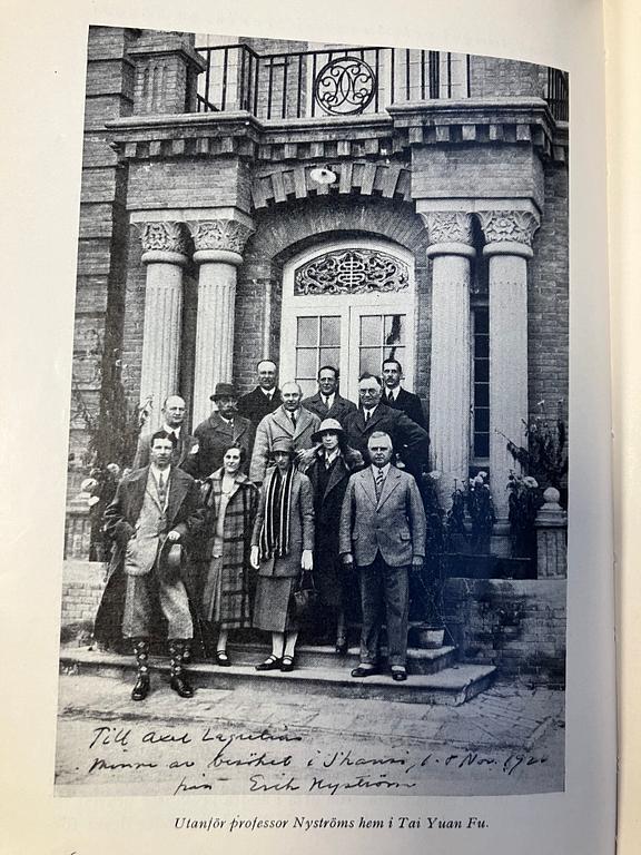 A Chinese kesi insignia/buzi mounted in a tray, late Qing dynasty.