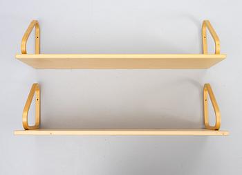 Alvar Aalto, vägghyllor, ett par, modell 112B, Artek, Finland, sent 1900-tal.