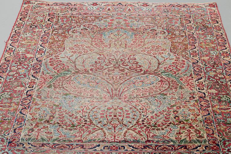 MATTO, a semi-antique Kerman Laver, ca 203 x 130,5 cm.