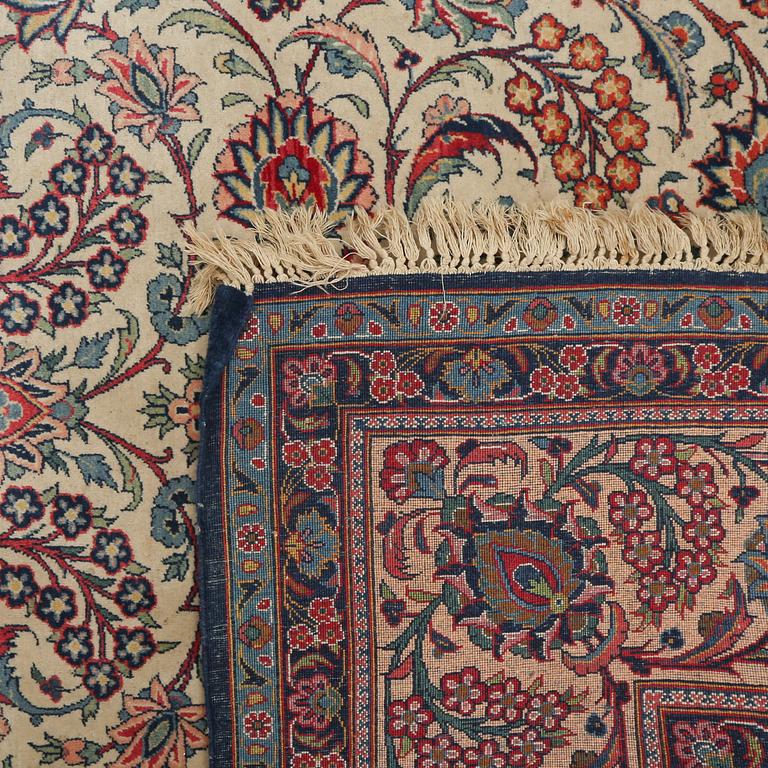 MATTA,orientalisk, old, ca 338 x 238 cm.