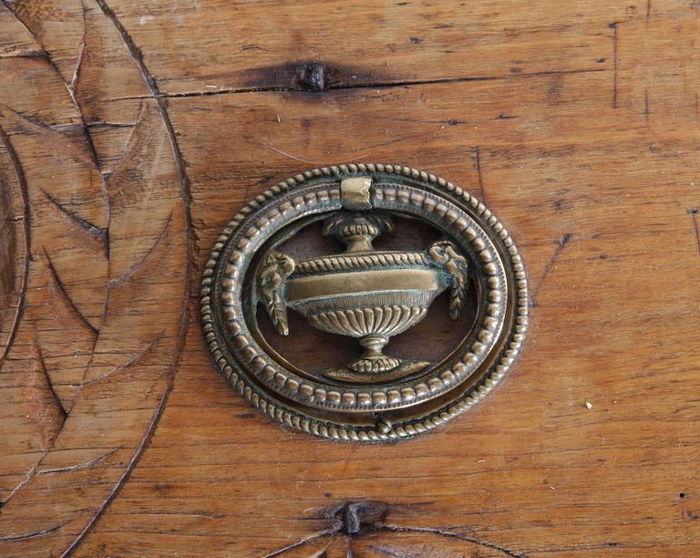 KISTA, 1700/1800-tal med benställning.