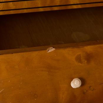 A 1930 cabinet manufactured by Hovleverantör Otto Wrellings Verkstäder Umeå.