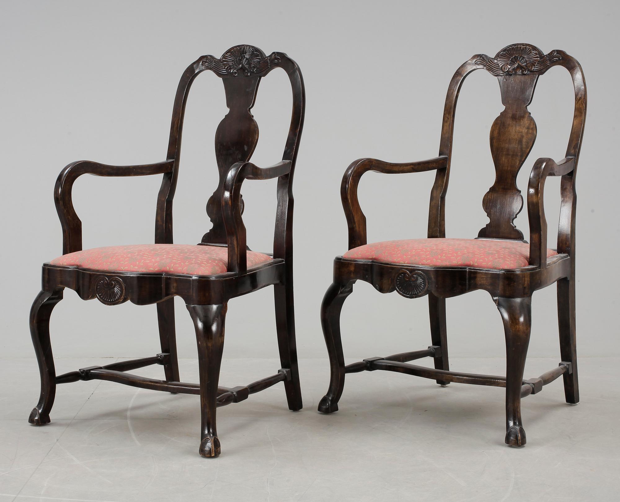 KARMSTOLAR, ett par, rokokostil, 1920/30-tal.