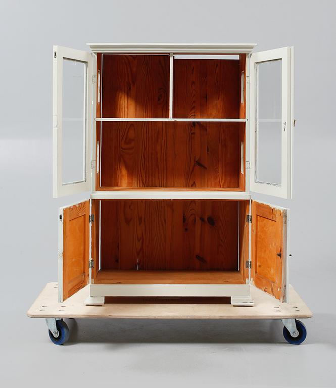 DOCKSKÅP, tidigt 1900-tal.