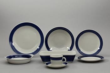 SERVIS, 57 delar, porslin, "Koka Blå", Hertha Bengtsson, Rörstrand, 1900-tal.