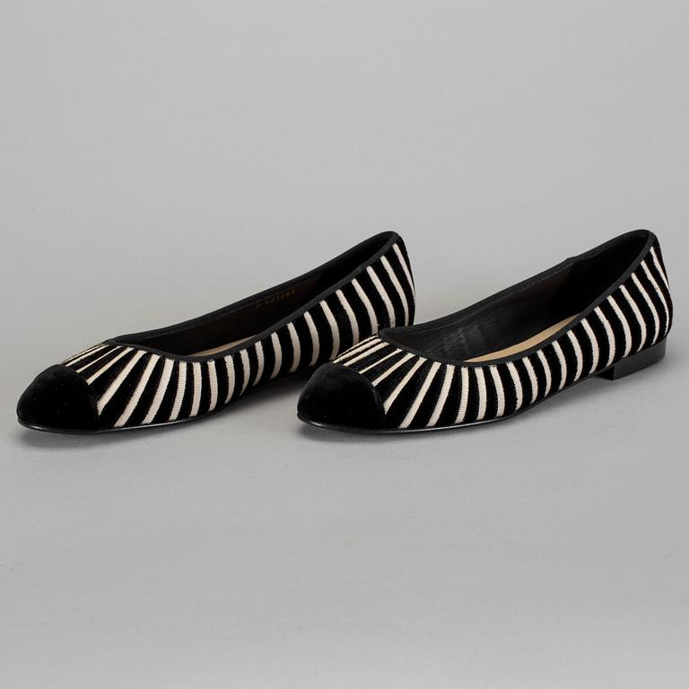 A pair of Chanel ballerina pumps, size, 41½.