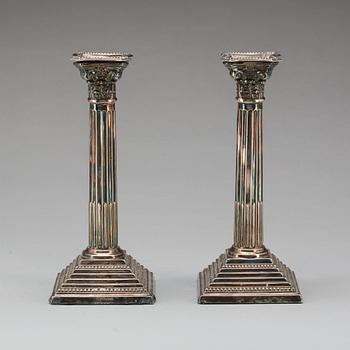 LJUSSTAKAR, ett par, silver, London, England, 1963-64.