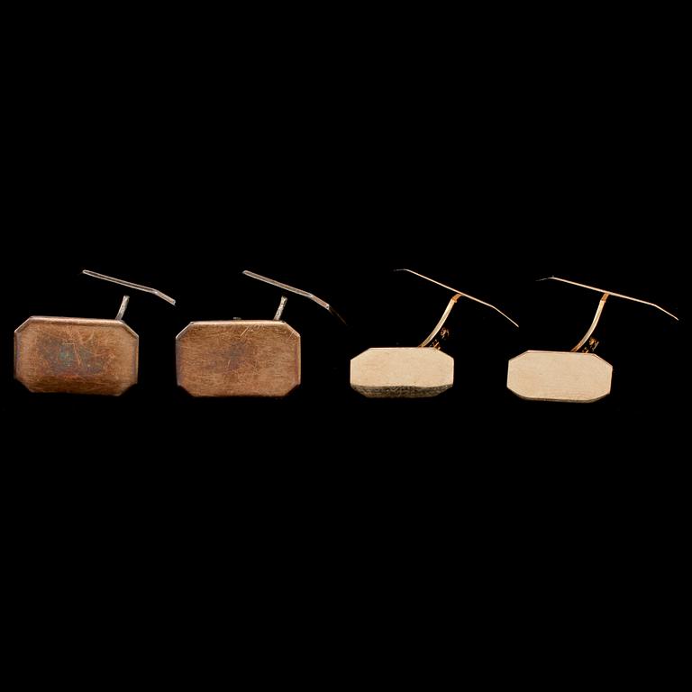 MANSCHETTKNAPPAR, 2 par, 18k guld, Walter Pry, Vinåker, 1964, vikt 9 g samt silver, Ceson, Göteborg, 1940, vikt 12 g.
