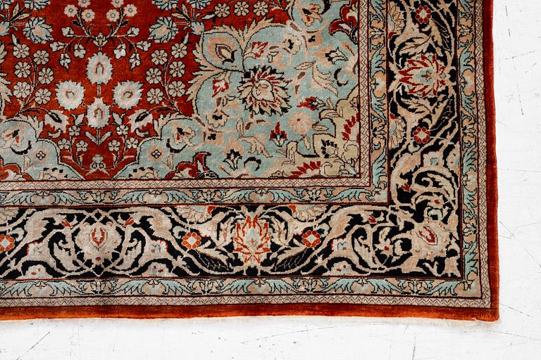 Carpet, Tabriz, silk, approx. 152 x 92 cm.