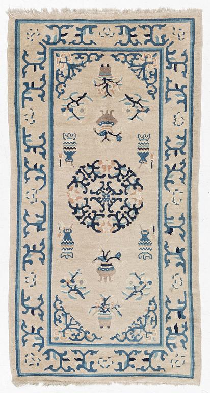 Carpet, China, approx. 175 x 95 cm.