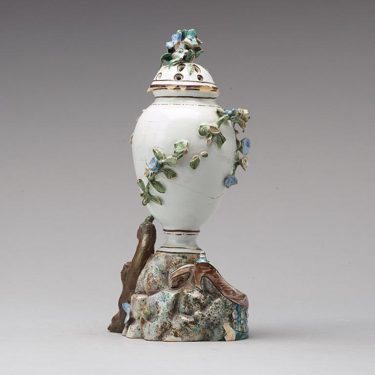 POTTPURRIURNA med LOCK, fajans. Marieberg, Ehrenreichs period, 1700-tal.