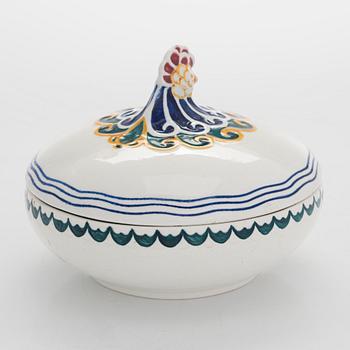 Alf Wallander, a flintware bowl with lid, Rörstrand, early 20th century.