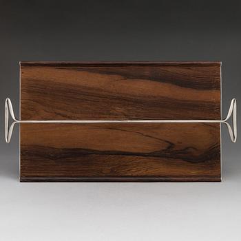 Tapio Wirkkala, Bricka, TW 20, silver och ädelträ, Westerback, Helsingfors 1955. Modellen formgiven 1954.