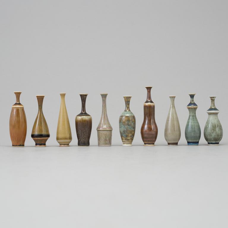 31 ceramic miniatures, Höganäs, second half of the 20th century.