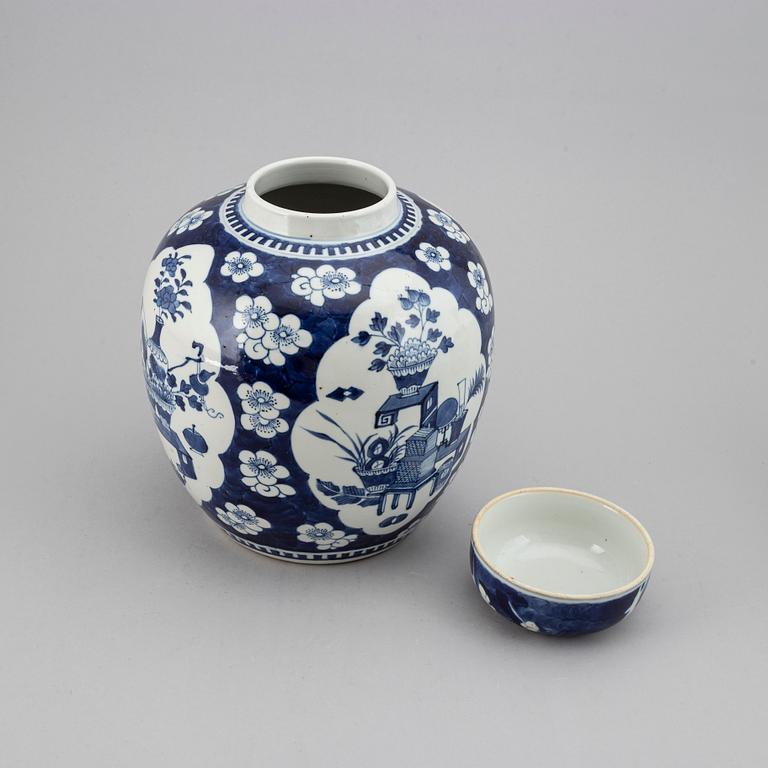 A blue and white jar with cover and one mounted as a lamp, Qing dynasty, 19th Century.