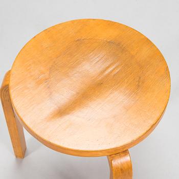 Alvar Aalto, a mid-20th century '85' table and four '60' stools for O.Y. Huonekalu-ja Rakennustyötehdas A.B.