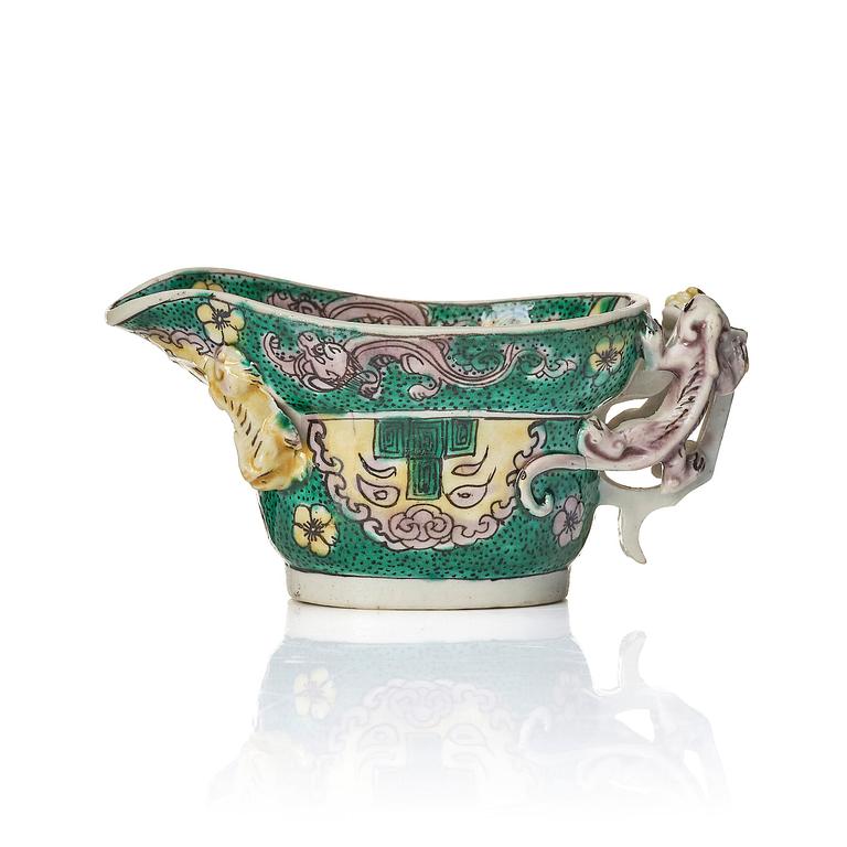 Bägare, biskviporslin. Qingdynastin, Kangxi (1662-1722).