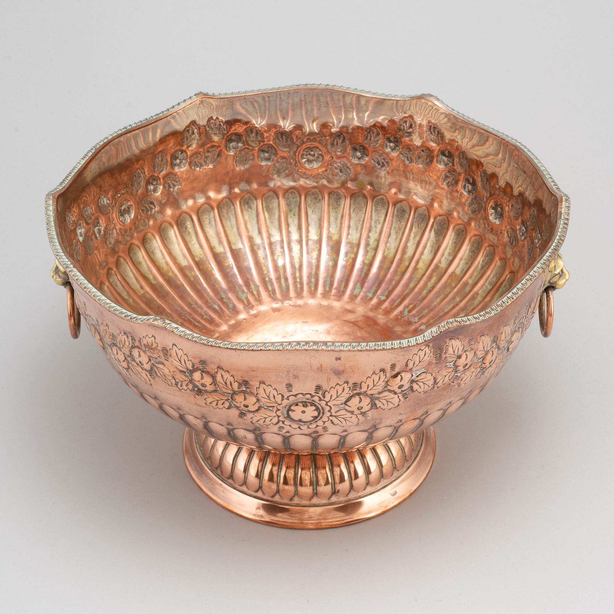 A 20th century champagne cooler.