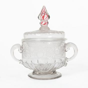 A covered bonbonnière, 18th Century.